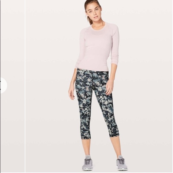 🎉 HOST PICK 🎉 Lululemon, Speed Up Crop *21”, Spring Bloom Multi, Sz 6 - Picture 2 of 11